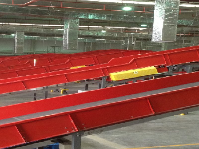 爬坡皮帶機(jī)