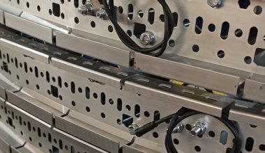 鋁型材多楔帶輸送機(jī)與轉(zhuǎn)彎機(jī)：工業(yè)輸送的得力助手