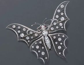 現(xiàn)代珠寶設(shè)計中點與線的日用之美